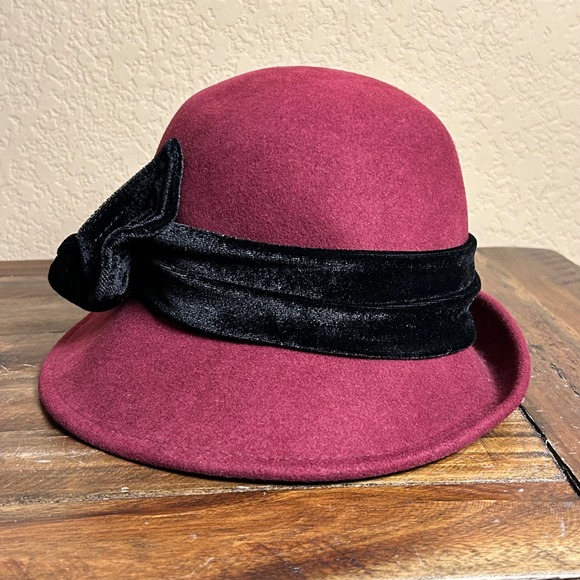 Scaasi Collezione Burgundy Felt Cloche Hat Velvet Bow Accent Womens - Picture 2 of 9